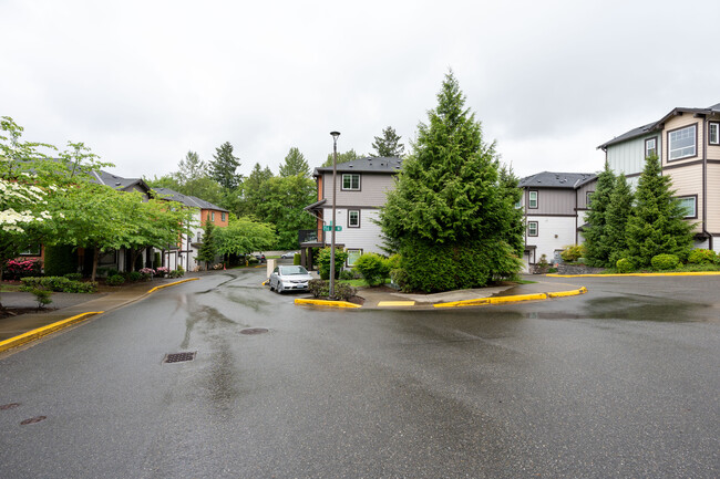 Villas At Mondavio in Redmond, WA - Building Photo - Building Photo