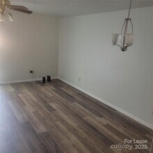 2830 Hosta Dr in Charlotte, NC - Building Photo - Building Photo