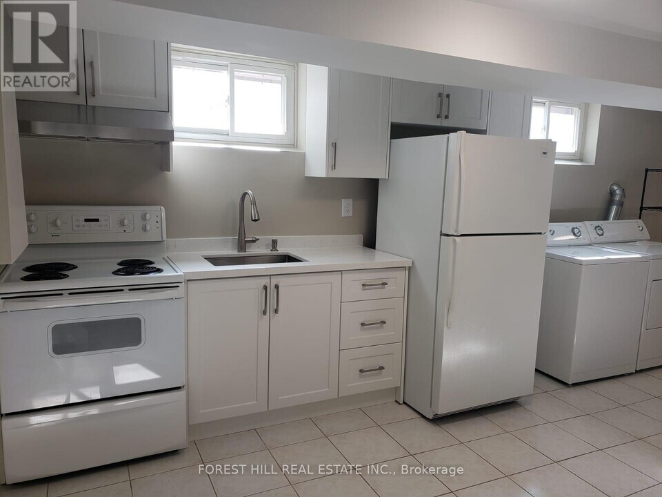 273 Silver Springs Blvd in Toronto, ON - Building Photo