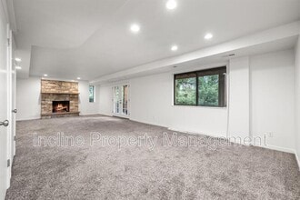 2102 E 11270 S in Sandy, UT - Foto de edificio - Building Photo