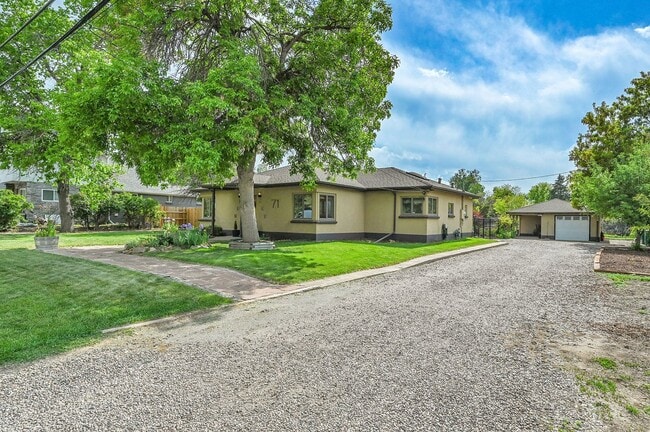 property at 71 N Lamar St
