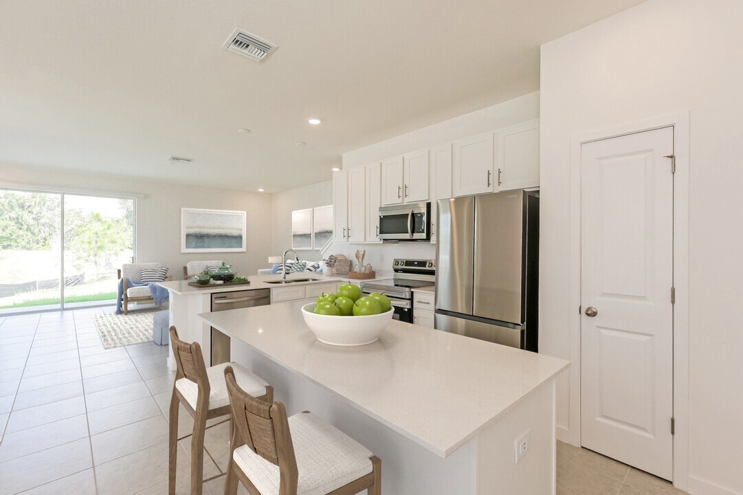 1472 Tristar Dr in Plant City, FL - Building Photo