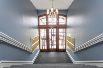 1298 Commonwealth Avenue in Boston, MA - Foto de edificio - Building Photo