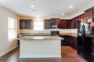 16405 Waterbury Ln in Moundville, AL - Building Photo - Building Photo