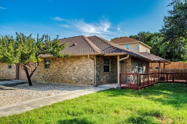 1004 Misty Acres Dr