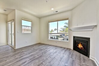 743 Magnolia Ave in Carlsbad, CA - Building Photo - Building Photo