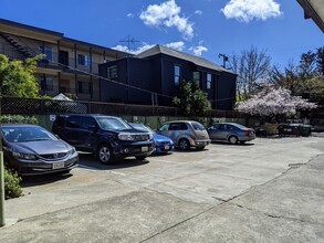 2121 Blake St in Berkeley, CA - Foto de edificio - Building Photo