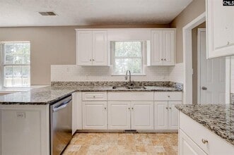211 Glendevon Way in Columbia, SC - Building Photo - Building Photo