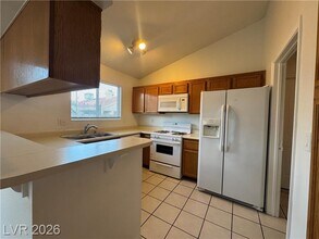6700 Silver Spoon Dr in Las Vegas, NV - Building Photo - Building Photo