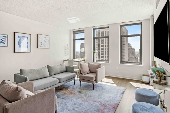 property at 549 W Kinzie St