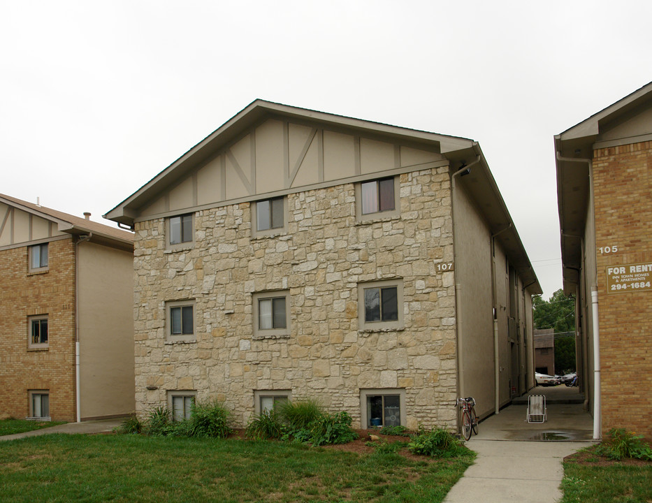 107 E Norwich Ave in Columbus, OH - Building Photo