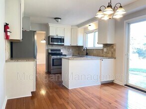 8490 Westchester Ln in Canton, MI - Building Photo - Building Photo