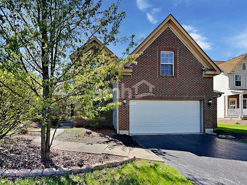 6500 Morningside Dr in Lewis Center, OH - Building Photo