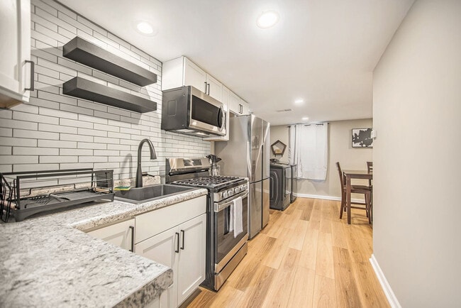 417 6th St NW in Grand Rapids, MI - Foto de edificio - Building Photo