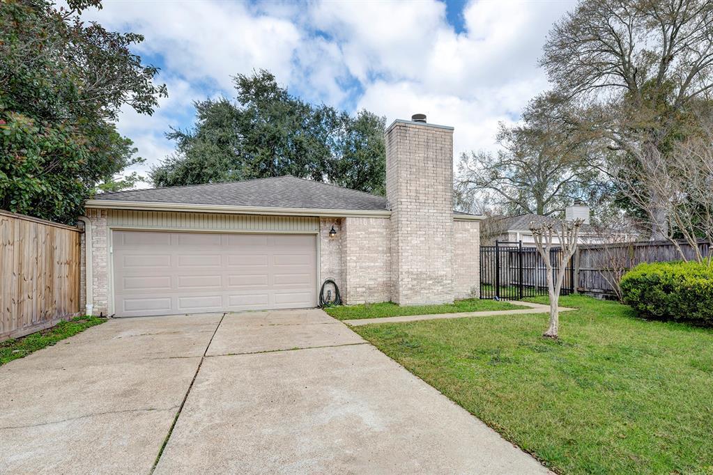 18506 Glen Briar Ln in Houston, TX - Building Photo