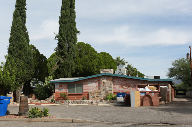 Aloha Apartments in Tucson, AZ - Building Photo - Building Photo