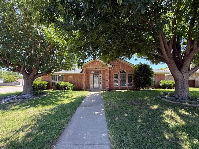property at 3501 Grandview Dr