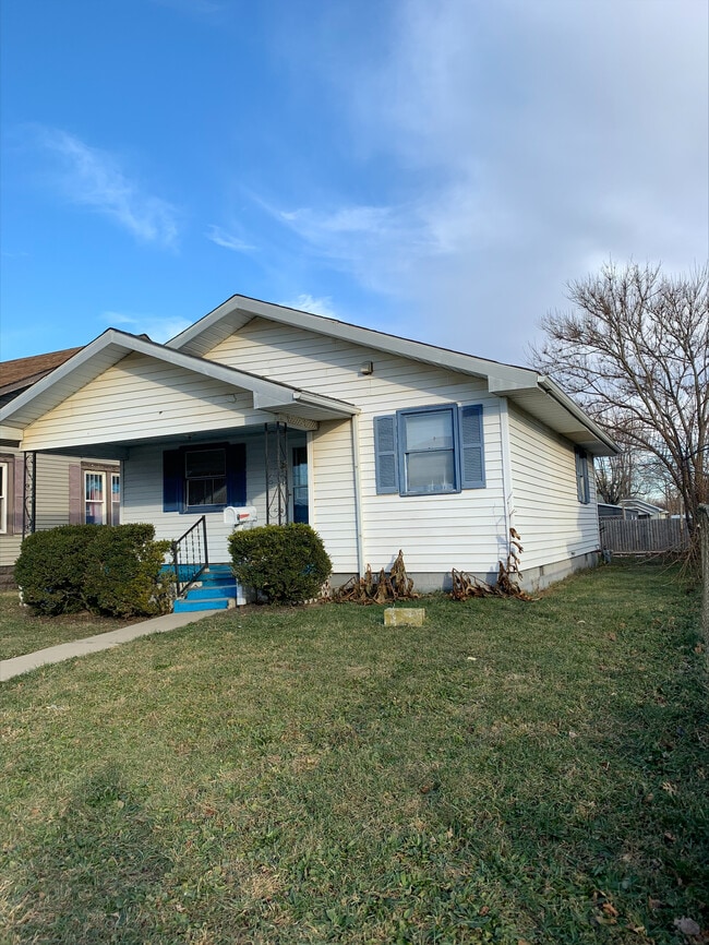 property at 2414 S Walnut St