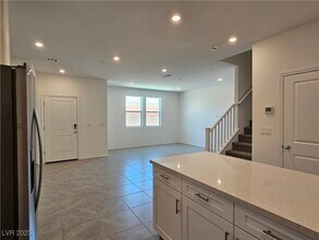 6722 The Avenue N in Las Vegas, NV - Building Photo - Building Photo