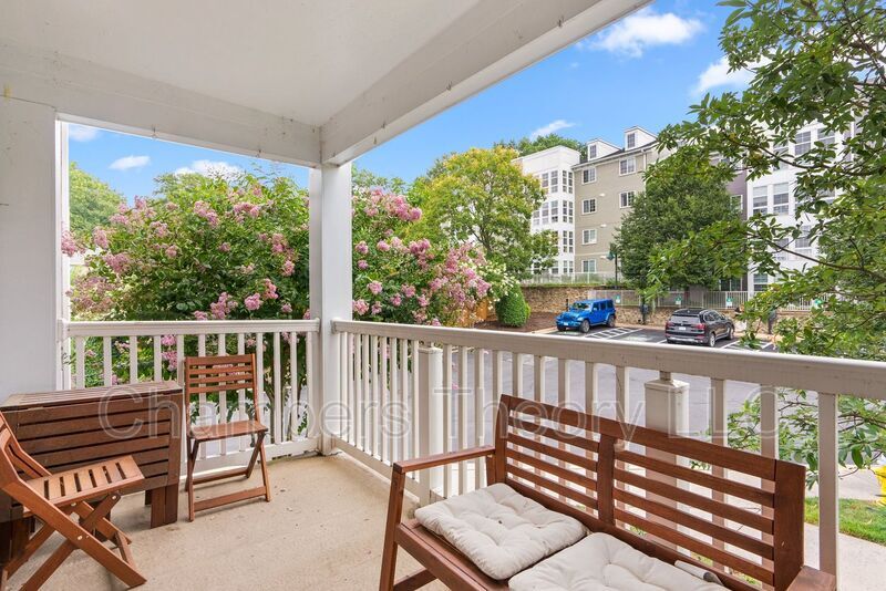 4177 S Four Mile Run Dr in Arlington, VA - Building Photo