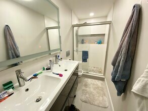 113 Hillside St, Unit 1 in Boston, MA - Foto de edificio - Building Photo