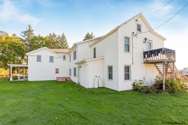 523 Old Plank Rd-Unit -A (Downstairs) in Greenville, NY - Building Photo - Building Photo