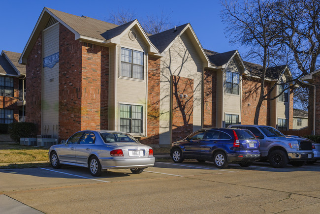 Craig Place in Denton, TX - Building Photo - Building Photo