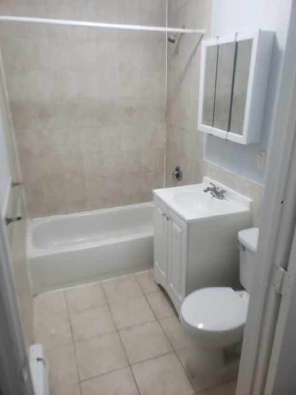 2183 New England Thru, Unit 1 in Bronx, NY - Building Photo - Building Photo