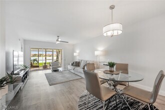 7848 Emerald Cir in Naples, FL - Building Photo - Building Photo