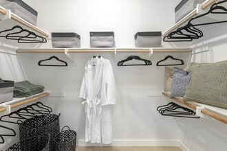 Atlas Alvarado in San Diego, CA - Foto de edificio - Building Photo