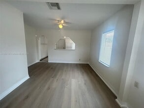 2000 Harding St in Hollywood, FL - Building Photo - Building Photo