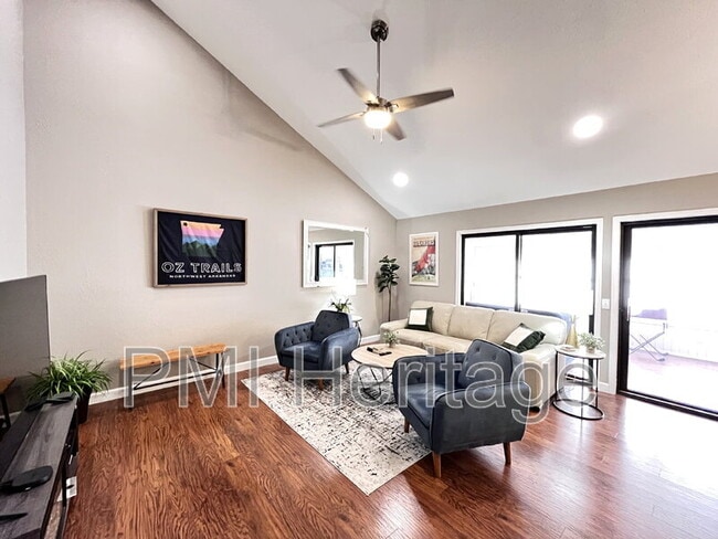 26 Melinda Ln in Bella Vista, AR - Foto de edificio - Building Photo