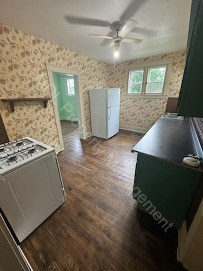 402 S Harrison St in Saginaw, MI - Building Photo - Building Photo