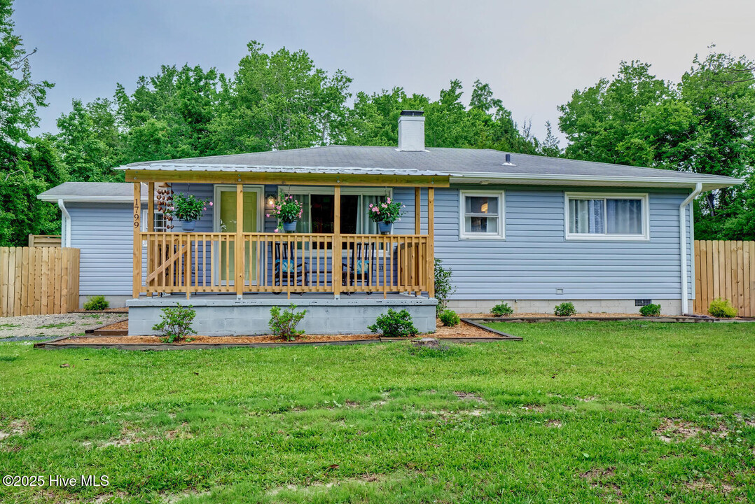 1799 NC-172 in Sneads Ferry, NC - Building Photo