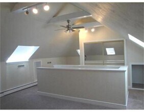 107 Pond St-Unit -2 in Waltham, MA - Building Photo - Building Photo