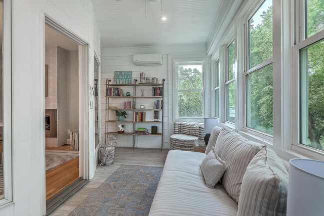 property at 1 Live Oak Dr