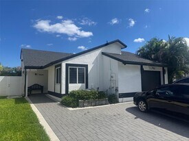 1131 SW 110th Ave in Pembroke Pines, FL - Building Photo