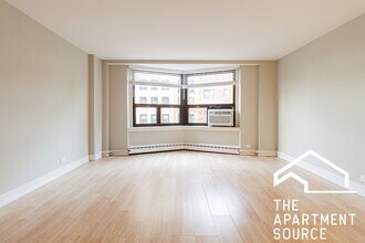 445 W Wellington Ave in Chicago, IL - Foto de edificio - Building Photo