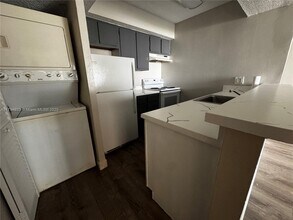 5646 Rock Island Rd in Tamarac, FL - Building Photo - Building Photo