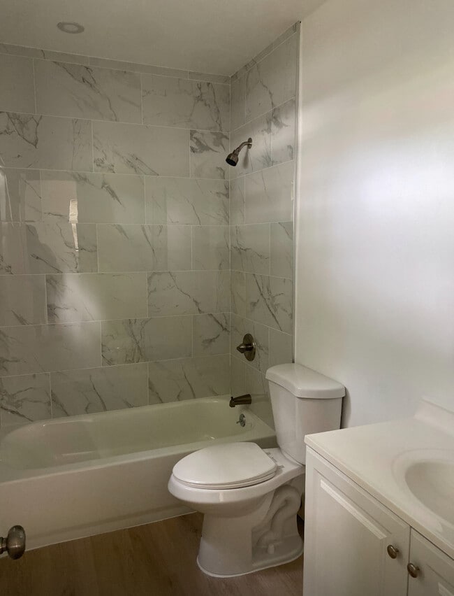2900 NW 8th St in Fort Lauderdale, FL - Building Photo - Building Photo