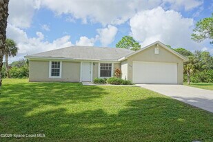 1758 Tradewinds Ave SE in Palm Bay, FL - Building Photo