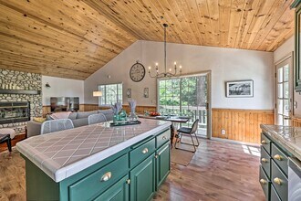360 Cedarbrook Dr in Twin Peaks, CA - Building Photo - Building Photo