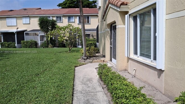 671 Deer Creek Corona Way in Deerfield Beach, FL - Building Photo - Building Photo