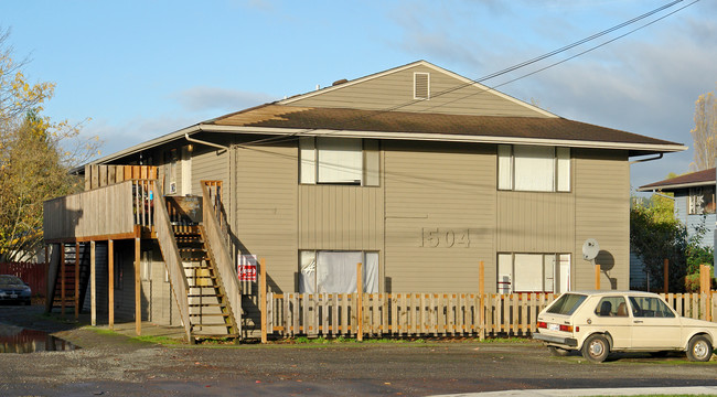 1504 Valley Ave E in Sumner, WA - Building Photo - Building Photo