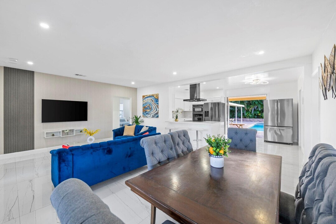 1260 SW 32nd St in Fort Lauderdale, FL - Building Photo