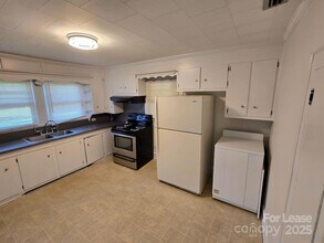 7830 W NC 152 Highway, Unit 3 in Mooresville, NC - Building Photo - Building Photo