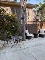 1587 W 35th Pl, Unit C in Los Angeles, CA - Building Photo