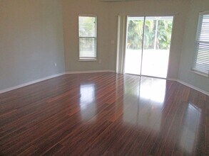 935 Southlakes Way SW in Vero Beach, FL - Building Photo - Building Photo