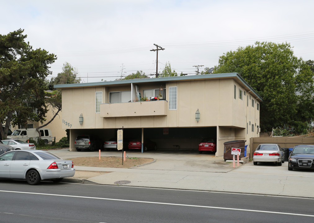 11315 Venice Blvd in Los Angeles, CA - Building Photo