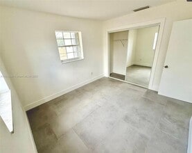 19201 NW 36th Ave in Miami Gardens, FL - Foto de edificio - Building Photo